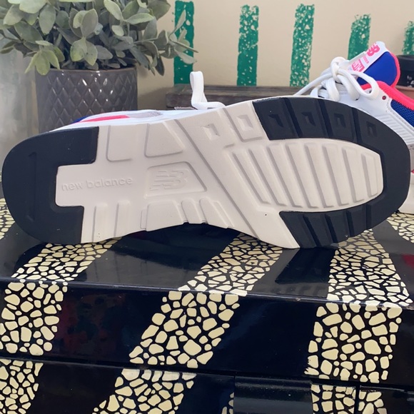 New Balance sneakers - Picture 4 of 5